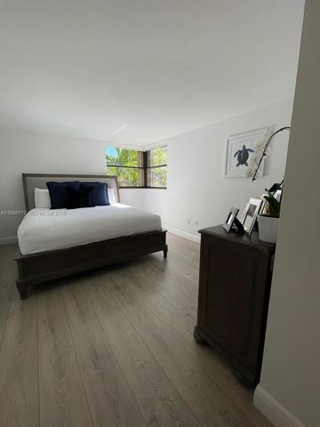 101 Ocean Lane Dr 304, Key Biscayne, FL 33149