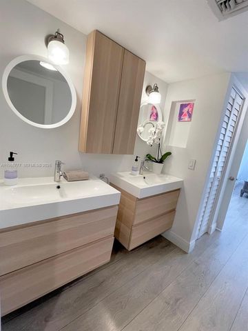 101 Ocean Lane Dr 304, Key Biscayne, FL 33149