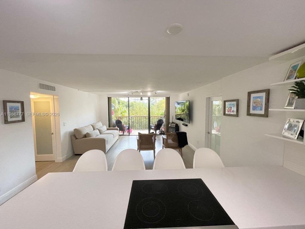 101 Ocean Lane Dr 304, Key Biscayne, FL 33149