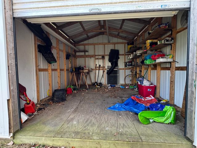10736 Woodbushe Drive SE, Lowell, MI 49331