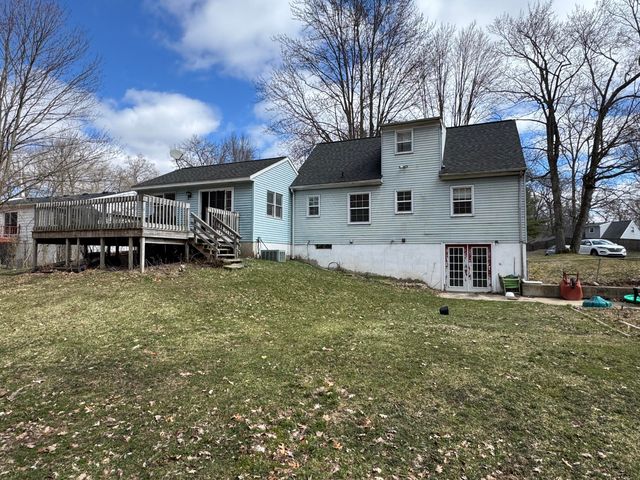 10736 Woodbushe Drive SE, Lowell, MI 49331