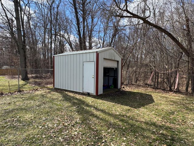 10736 Woodbushe Drive SE, Lowell, MI 49331