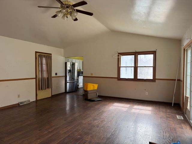 10736 Woodbushe Drive SE, Lowell, MI 49331