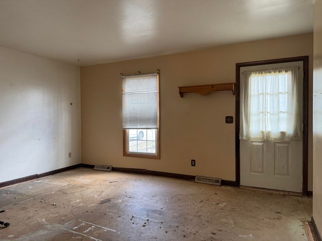 10736 Woodbushe Drive SE, Lowell, MI 49331