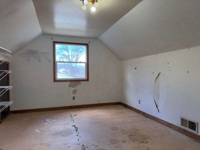10736 Woodbushe Drive SE, Lowell, MI 49331