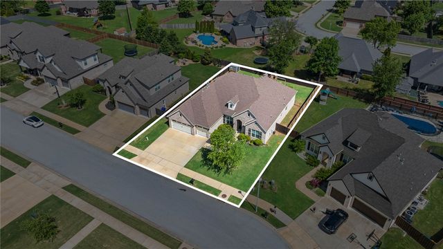 1502 Ridgewood Avenue, Lowell, AR 72745
