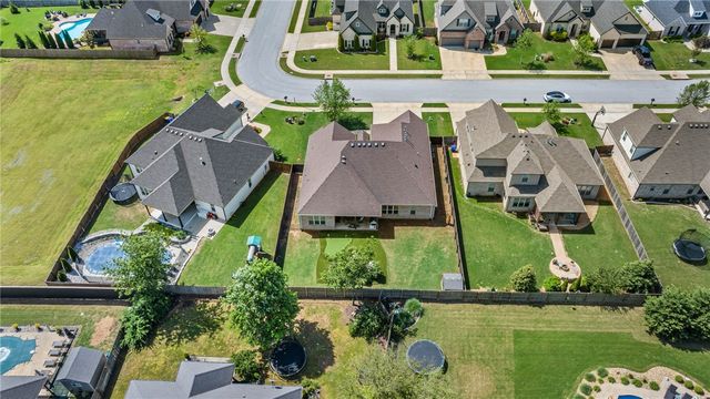 1502 Ridgewood Avenue, Lowell, AR 72745
