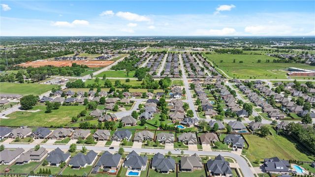 1502 Ridgewood Avenue, Lowell, AR 72745