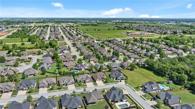 1502 Ridgewood Avenue, Lowell, AR 72745