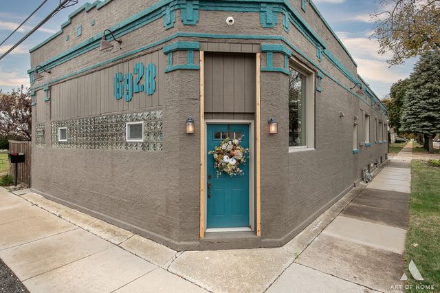6928 Pershing Road, Berwyn, IL 60402