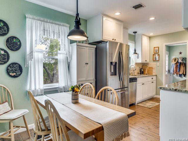 101 MOUNTAIN TOP DR, Boerne, TX 78006