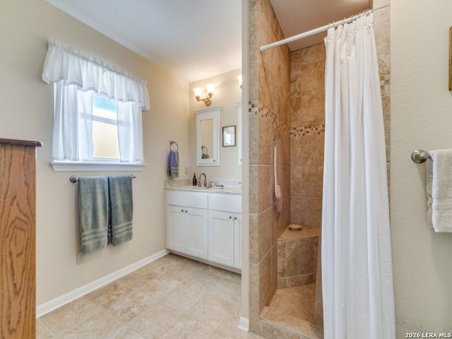 101 MOUNTAIN TOP DR, Boerne, TX 78006