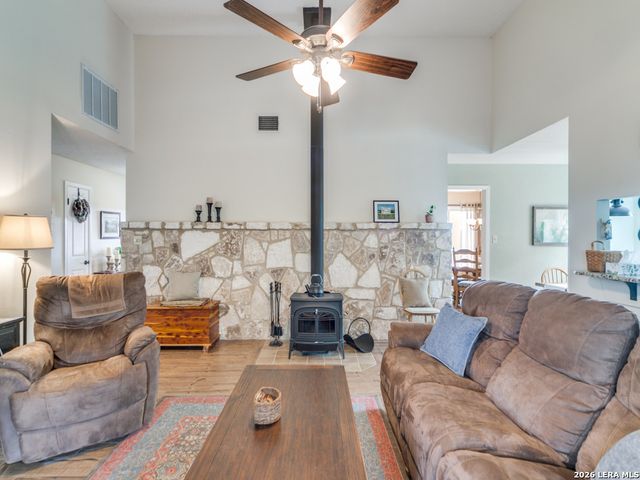 101 MOUNTAIN TOP DR, Boerne, TX 78006