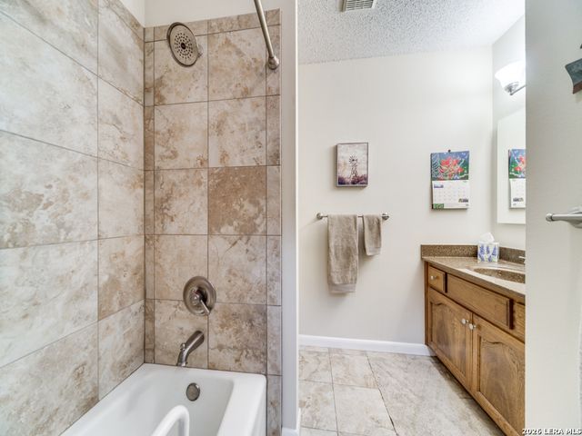 101 MOUNTAIN TOP DR, Boerne, TX 78006