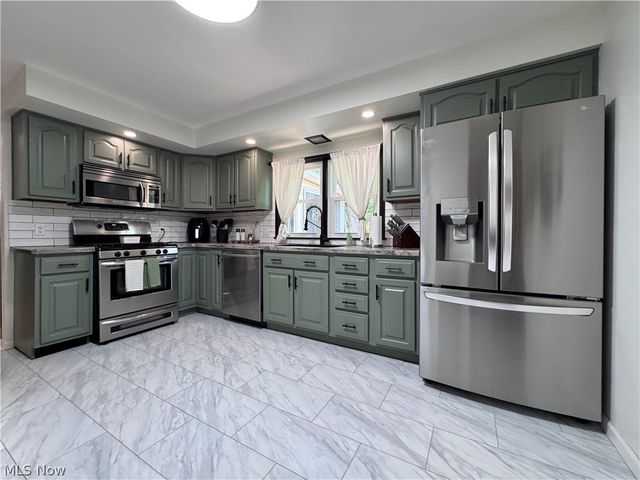 145 Village Boulevard, Canfield, OH 44406