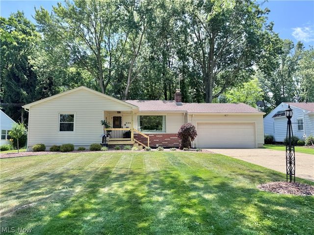 145 Village Boulevard, Canfield, OH 44406