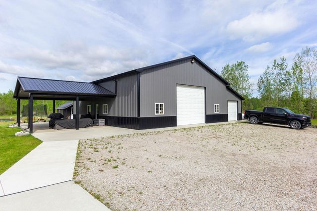 2133 Cove Road, Wales, MI 48027