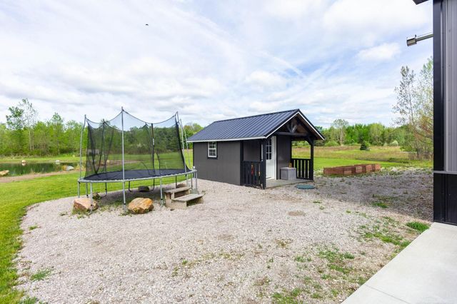 2133 Cove Road, Wales, MI 48027