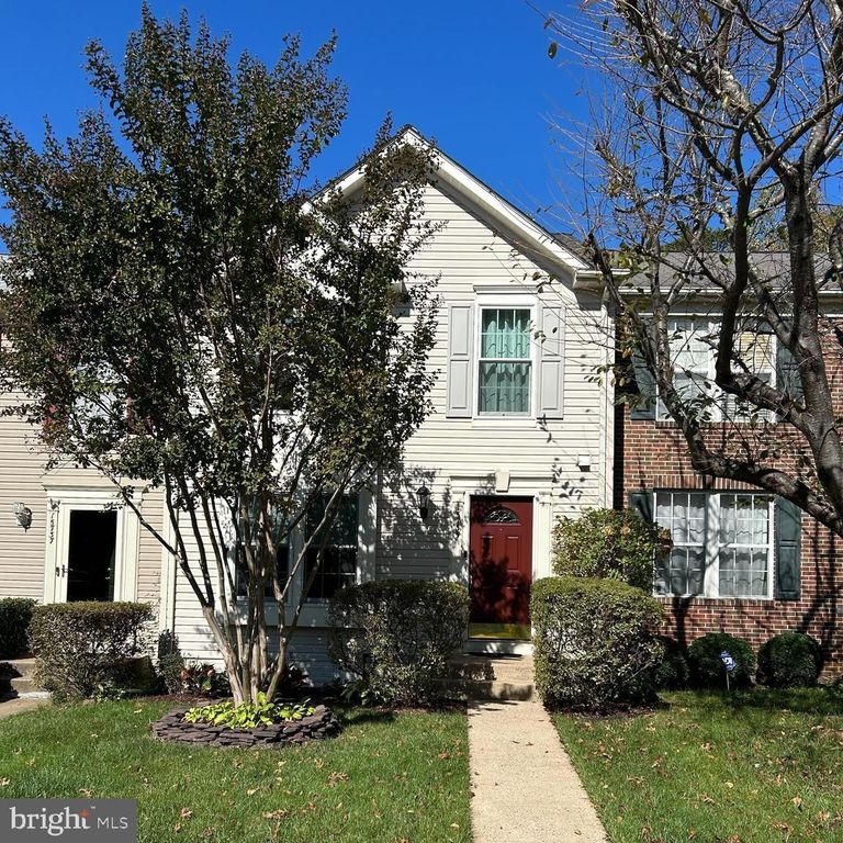 15739 VIEWPOINT CIR, Dumfries, VA 22025