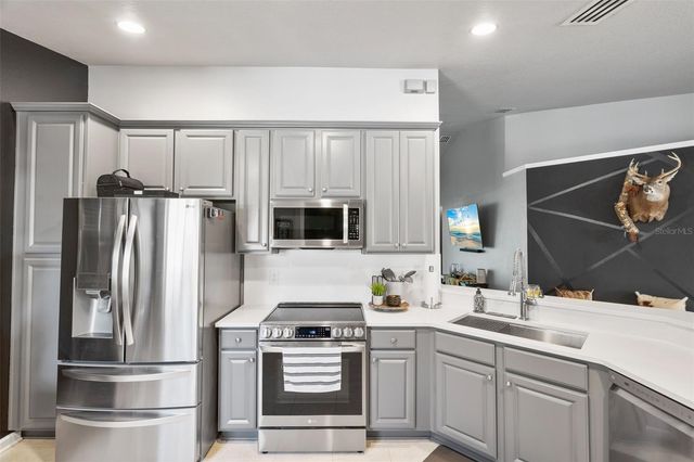 2013 SANTA CATALINA LANE, Riverview, FL 33578