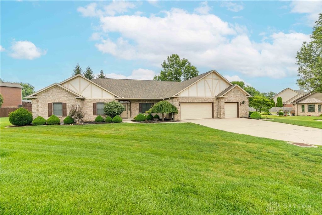 355 Echo Valley Drive, Vandalia, OH 45377