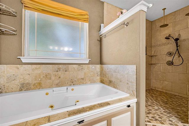 3601 NE Fieldcrest Dr, Lawton, OK 73507