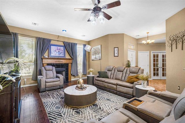 3601 NE Fieldcrest Dr, Lawton, OK 73507