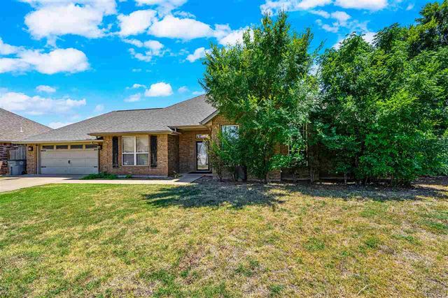 3601 NE Fieldcrest Dr, Lawton, OK 73507
