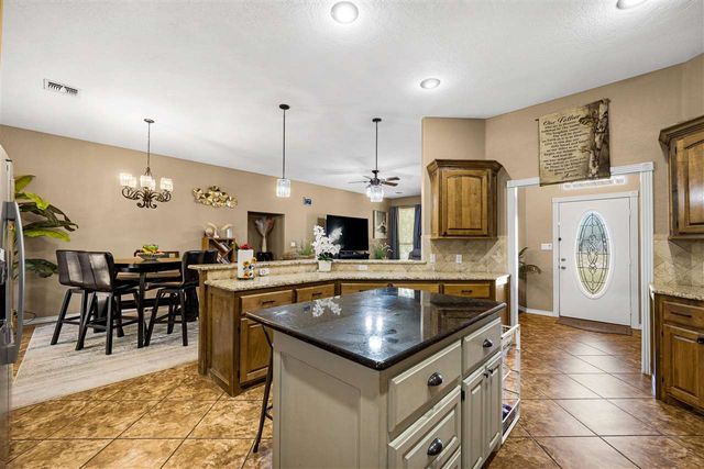 3601 NE Fieldcrest Dr, Lawton, OK 73507
