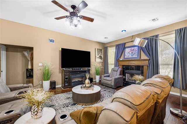 3601 NE Fieldcrest Dr, Lawton, OK 73507
