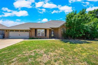 3601 NE Fieldcrest Dr, Lawton, OK 73507