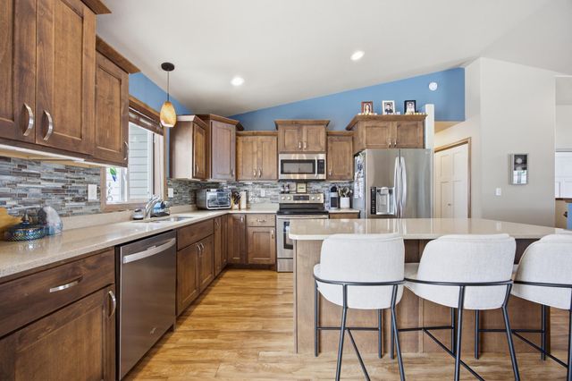 6306 56th Avenue S, Fargo, ND 58104