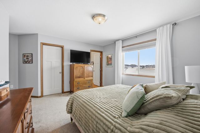 6306 56th Avenue S, Fargo, ND 58104