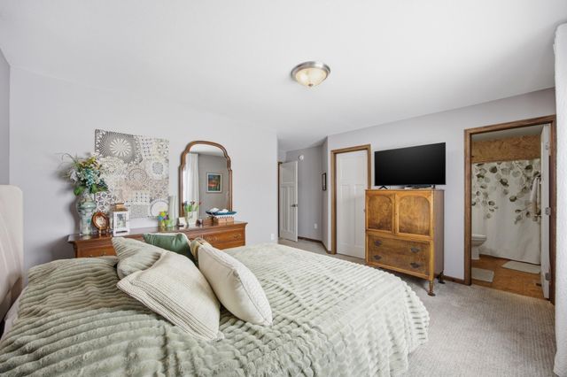 6306 56th Avenue S, Fargo, ND 58104