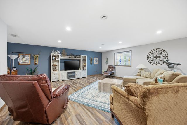 6306 56th Avenue S, Fargo, ND 58104