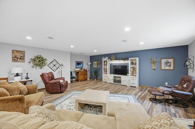 6306 56th Avenue S, Fargo, ND 58104