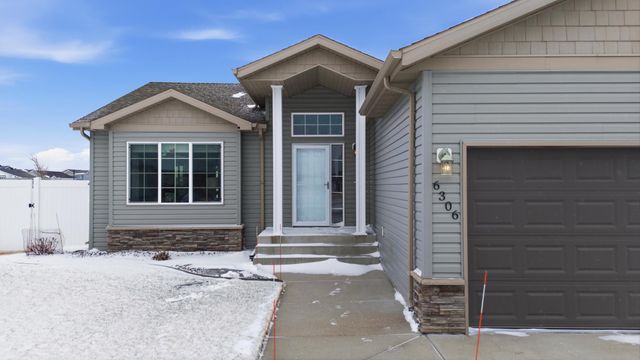 6306 56th Avenue S, Fargo, ND 58104