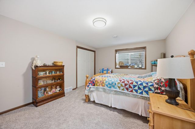 6306 56th Avenue S, Fargo, ND 58104