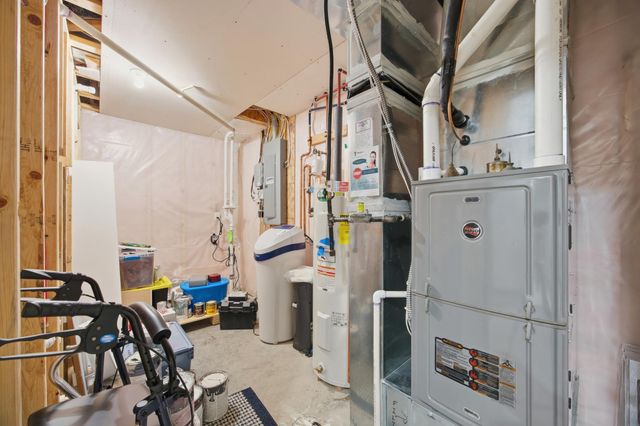 6306 56th Avenue S, Fargo, ND 58104