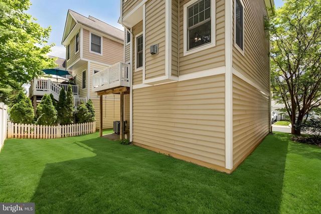 672 HEATHWALK MEWS, Gaithersburg, MD 20878