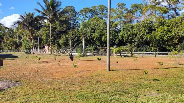 15780 N 62nd Pl N, Loxahatchee, FL 33470