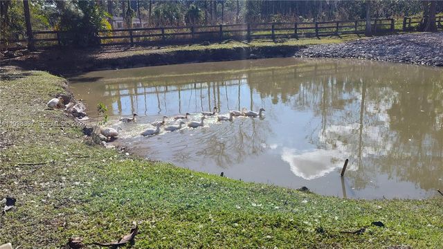 15780 N 62nd Pl N, Loxahatchee, FL 33470