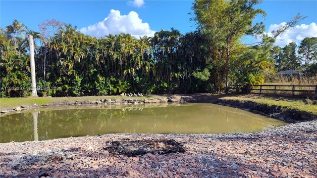 15780 N 62nd Pl N, Loxahatchee, FL 33470