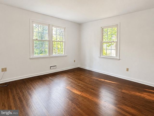 723 OLD EAGLE SCHOOL RD, Wayne, PA 19087