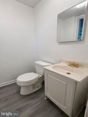 723 OLD EAGLE SCHOOL RD, Wayne, PA 19087