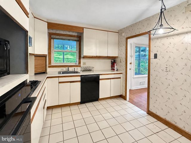 723 OLD EAGLE SCHOOL RD, Wayne, PA 19087