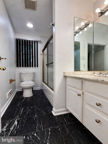 723 OLD EAGLE SCHOOL RD, Wayne, PA 19087