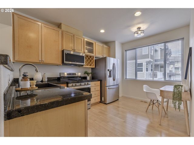 8580 Sw 147TH Ter 102, Beaverton, OR 97007