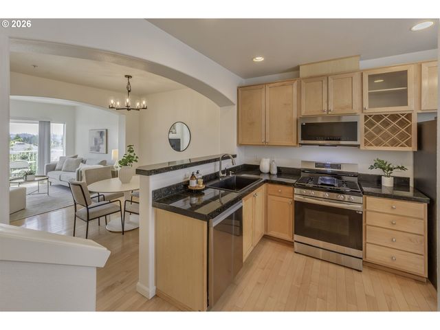 8580 Sw 147TH Ter 102, Beaverton, OR 97007
