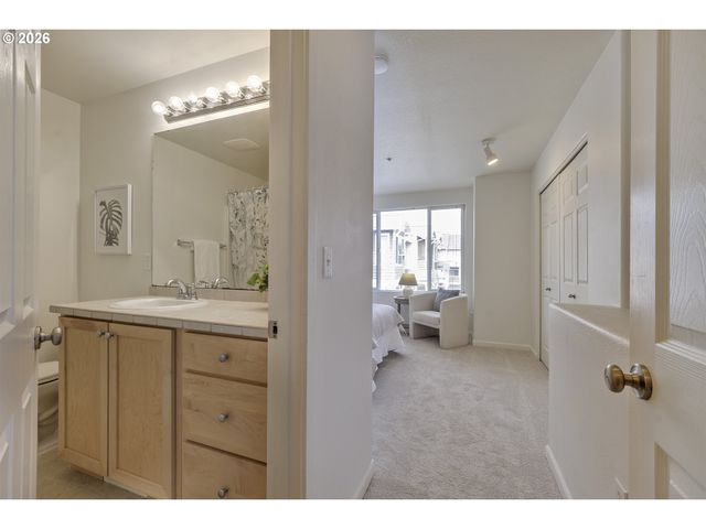 8580 Sw 147TH Ter 102, Beaverton, OR 97007
